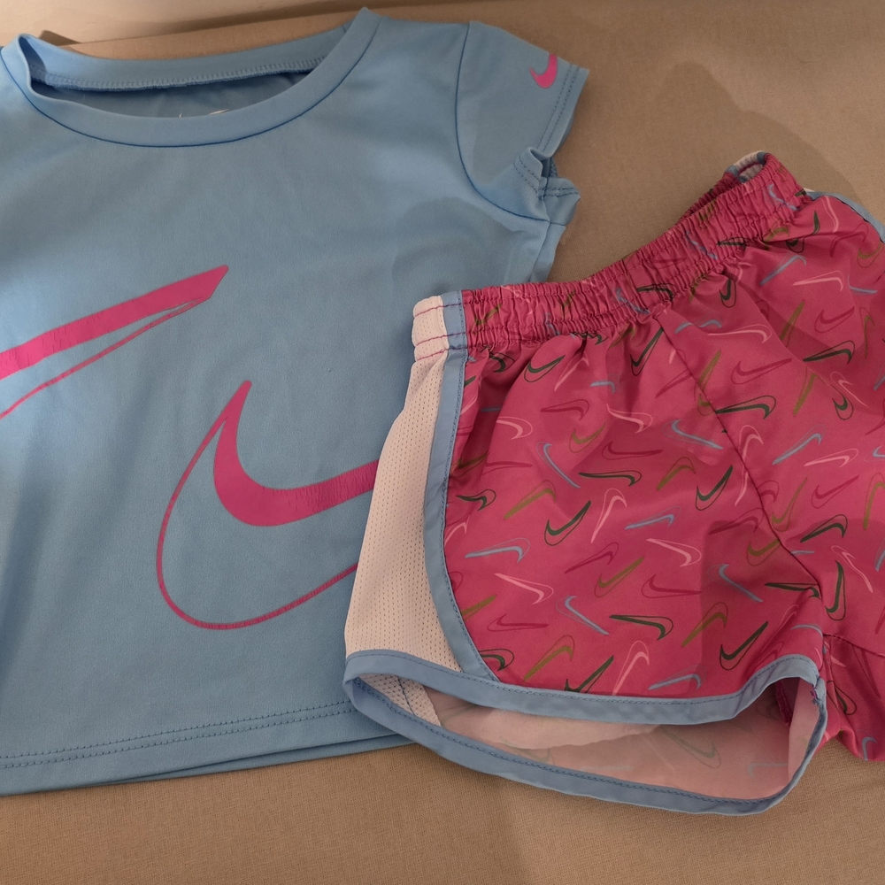 Nike Dri-Fit Pink Swoosh Set